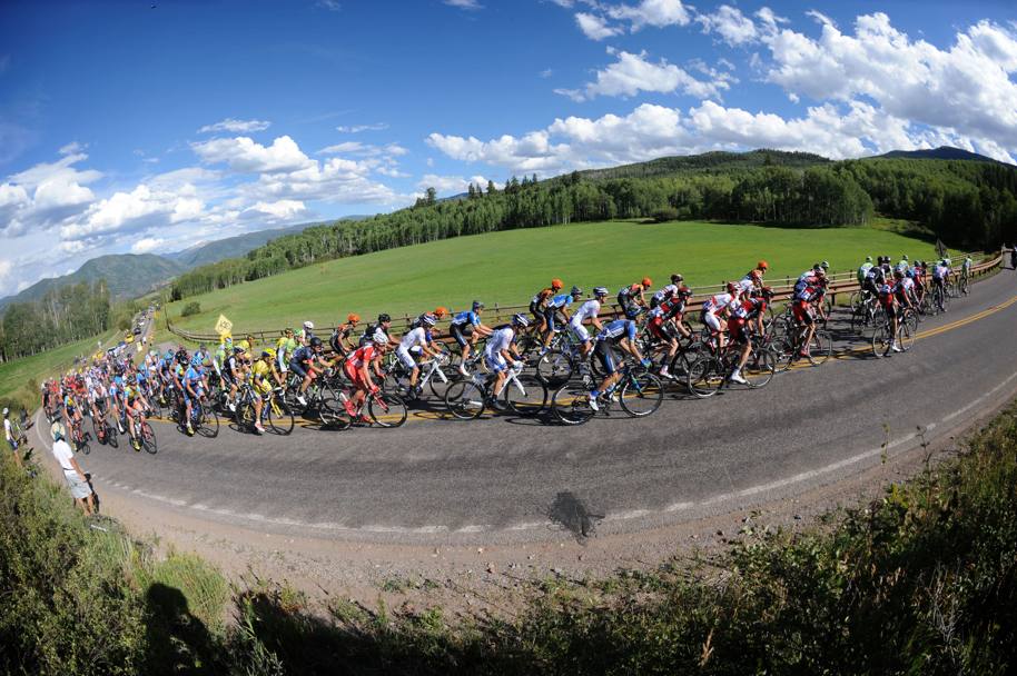 Il Giro del Colorado passa per paesaggi molto differenti. Da quelli tipicamente montani a quelli che pi si avvicinano all&#39;ambiente desertico. Qui i corridori  sono nei pressi di Aspen nella prima tappa. Bettini